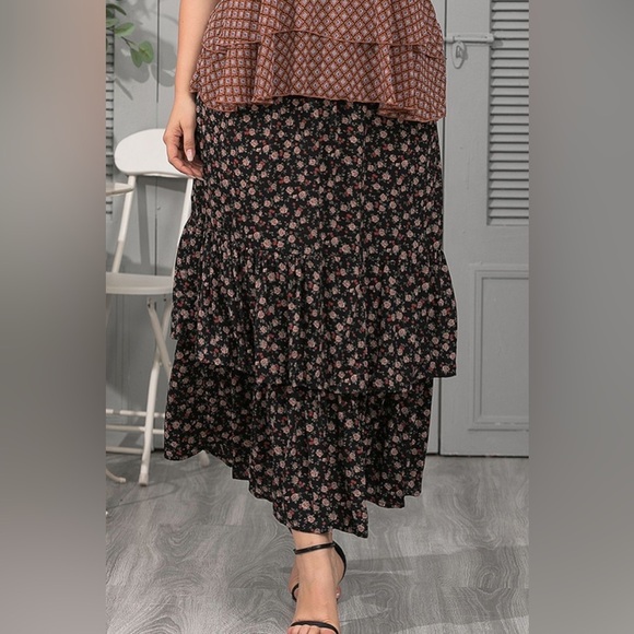 Plus Size Ditsy Floral Layered Maxi Skirt - Picture 1 of 3